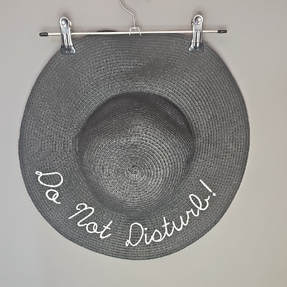 Vintage Woven Sun Hat with 'Do Not Disturb' Message